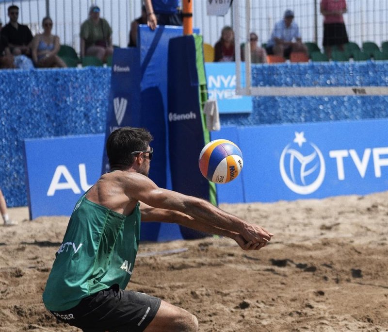 Plaj voleybolu heyecanı tam gaz devam