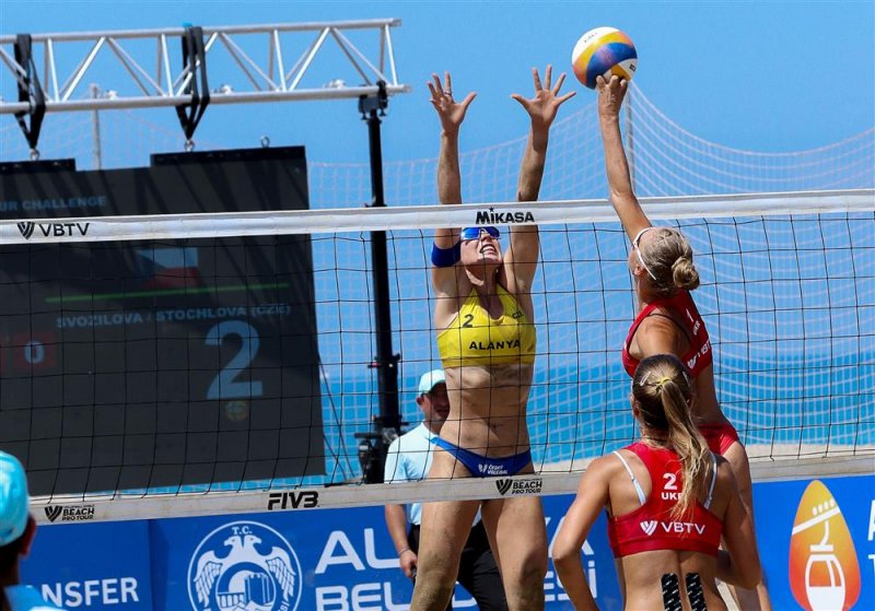 Plaj voleybolu heyecanı tam gaz devam