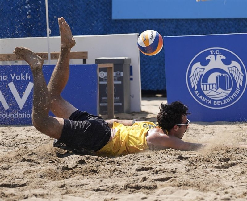 Plaj voleybolu heyecanı tam gaz devam
