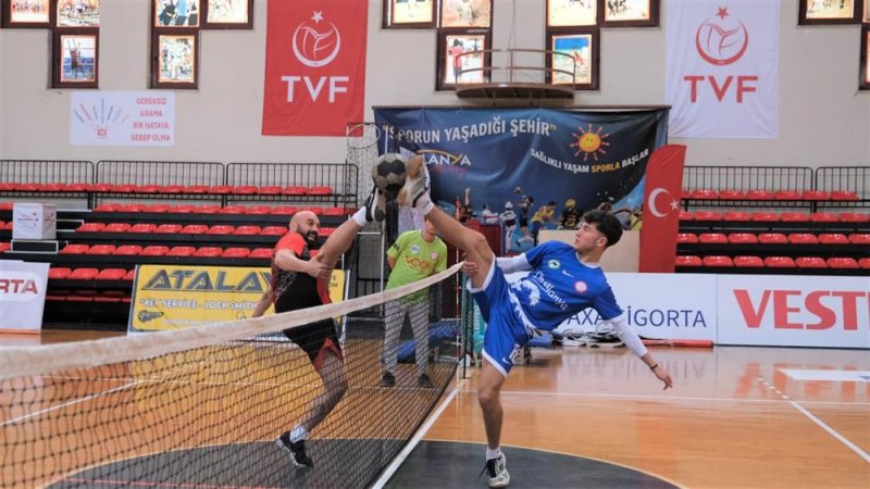 Geleneksel futnet ayak tenisi turnuvası başlıyor