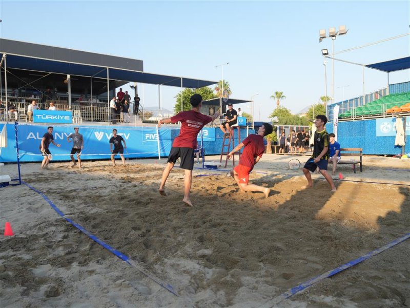 Air badminton t&uuml;rkiye şampiyonası alanya&rsquo;da başladı
