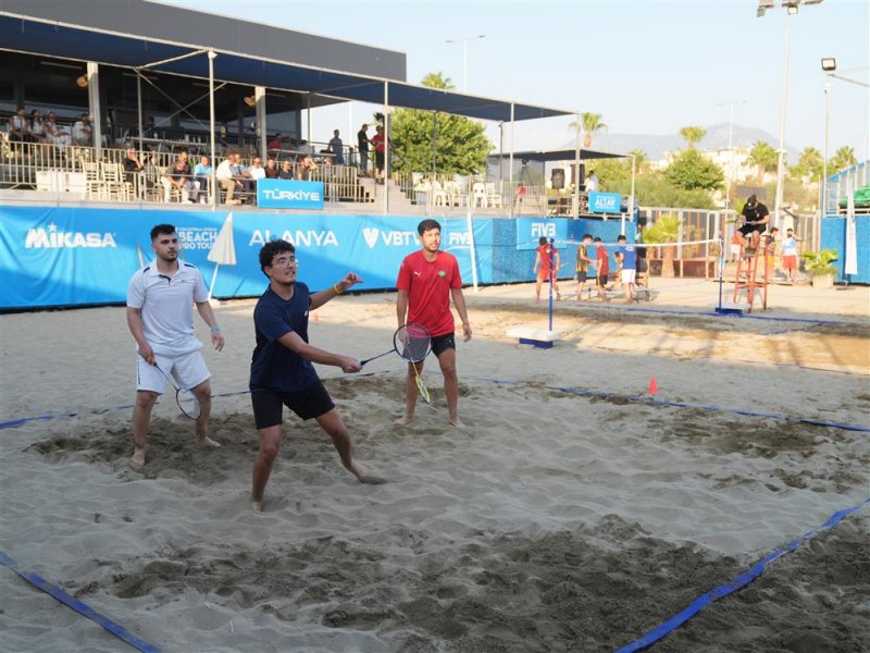 Air badminton t&uuml;rkiye şampiyonası alanya&rsquo;da başladı