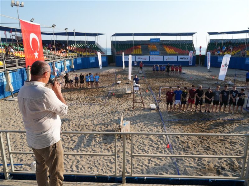 Air badminton t&uuml;rkiye şampiyonası alanya&rsquo;da başladı