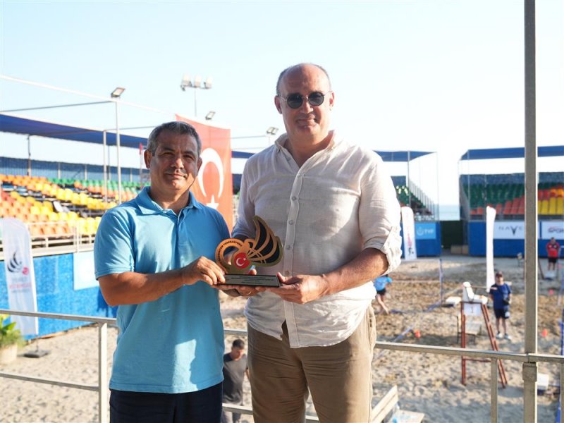 Air badminton t&uuml;rkiye şampiyonası alanya&rsquo;da başladı