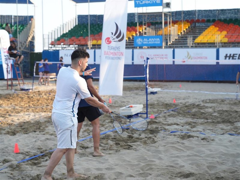 Air badminton t&uuml;rkiye şampiyonası alanya&rsquo;da başladı