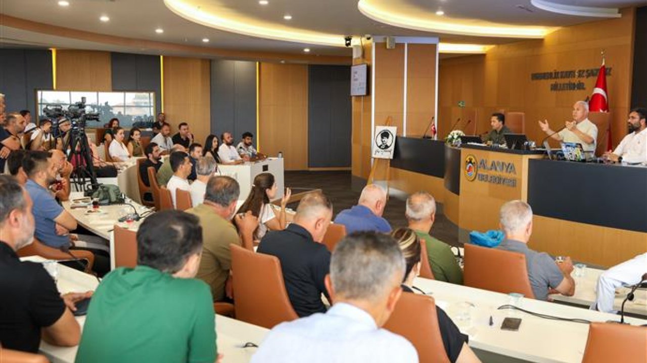 Akdeniz için acil eylem çağrısı bilimsel rapor kamuoyuyla paylaşıldı: "akdeniz'i korumak zorundayız"