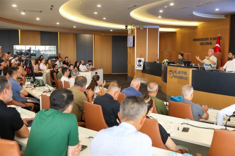 Akdeniz i&ccedil;in acil eylem &ccedil;ağrısı bilimsel rapor kamuoyuyla paylaşıldı: "akdeniz'i korumak zorundayız"