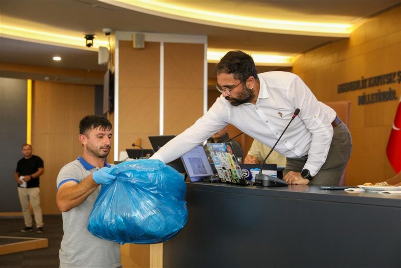 Akdeniz i&ccedil;in acil eylem &ccedil;ağrısı bilimsel rapor kamuoyuyla paylaşıldı: "akdeniz'i korumak zorundayız"