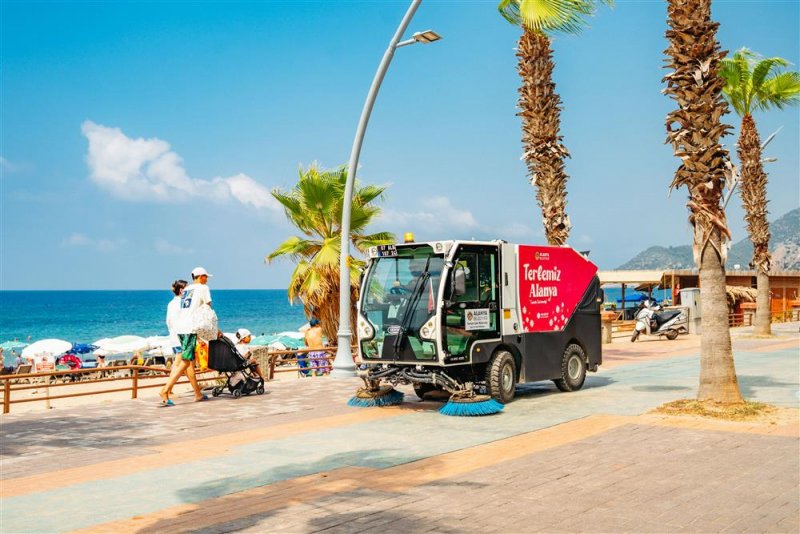 Alanya&rsquo;nın her noktasında kapsamlı temizlik harekatı