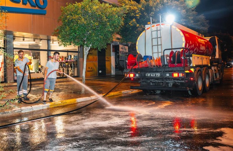 Alanya&rsquo;nın her noktasında kapsamlı temizlik harekatı