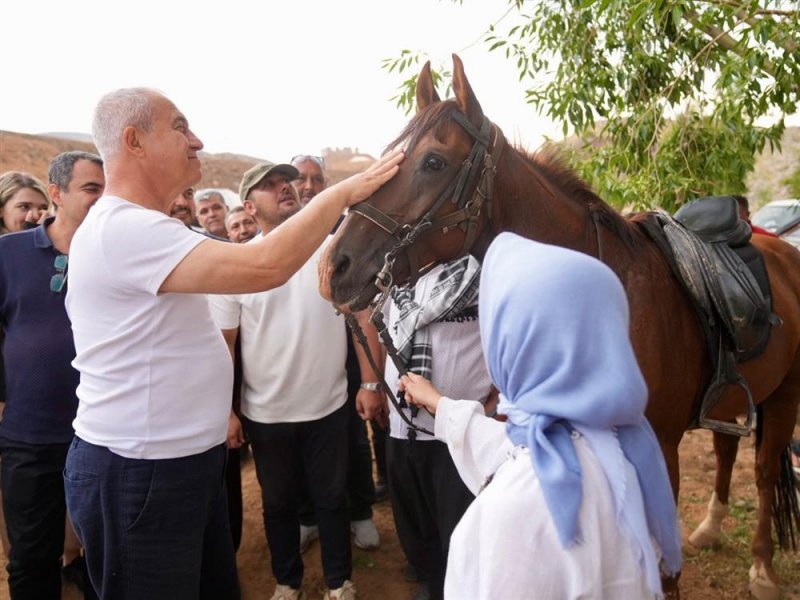 Başkan &ouml;z&ccedil;elik, alanya&rsquo;nın yaylalarını 3 g&uuml;n boyunca adım adım gezdi