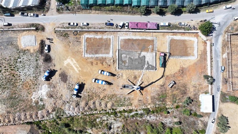 Elikesik&rsquo;te &ccedil;ok ama&ccedil;lı yaşam alanı&rsquo;nın temeli atıldı - başkan &ouml;z&ccedil;elik&rsquo;in s&ouml;zleri tek tek hayata ge&ccedil;iriliyor