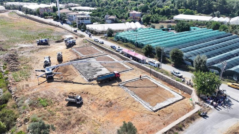 Elikesik&rsquo;te &ccedil;ok ama&ccedil;lı yaşam alanı&rsquo;nın temeli atıldı - başkan &ouml;z&ccedil;elik&rsquo;in s&ouml;zleri tek tek hayata ge&ccedil;iriliyor