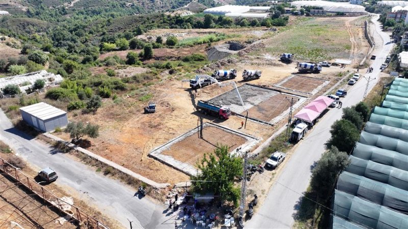 Elikesik&rsquo;te &ccedil;ok ama&ccedil;lı yaşam alanı&rsquo;nın temeli atıldı - başkan &ouml;z&ccedil;elik&rsquo;in s&ouml;zleri tek tek hayata ge&ccedil;iriliyor
