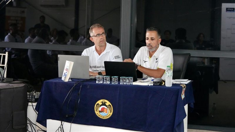 Fıvb plaj voleybolu antren&ouml;rl&uuml;k kursu alanya&rsquo;da başladı