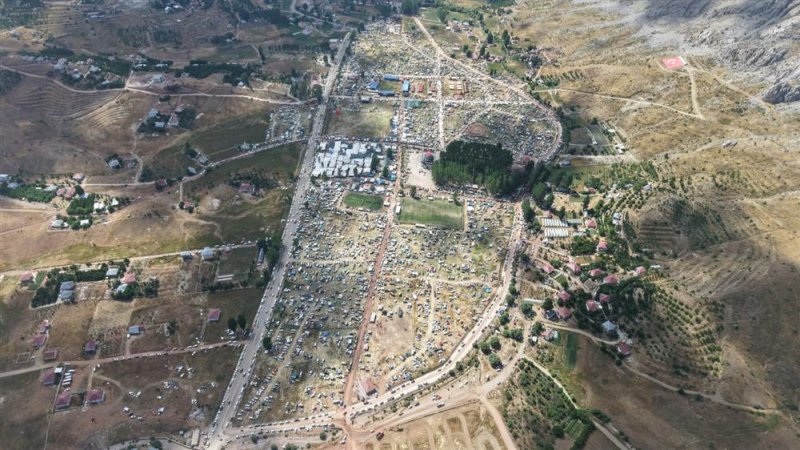 G&ouml;kbel'de zirve değişmedi: başpehlivan enes doğan g&uuml;reş ağası utkan hasan eminoğlu oldu