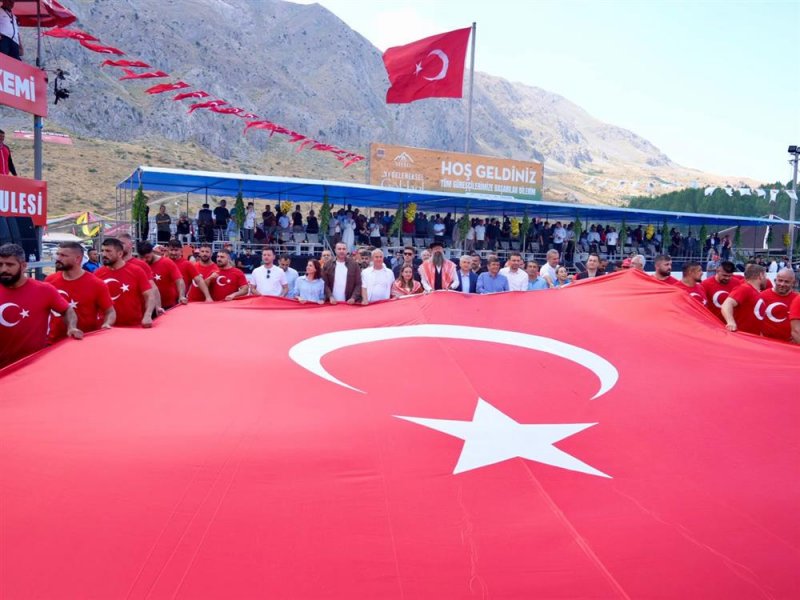 G&ouml;kbel'de zirve değişmedi: başpehlivan enes doğan g&uuml;reş ağası utkan hasan eminoğlu oldu
