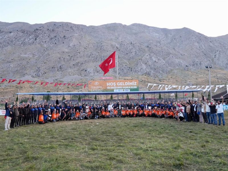 G&ouml;kbel'de zirve değişmedi: başpehlivan enes doğan g&uuml;reş ağası utkan hasan eminoğlu oldu