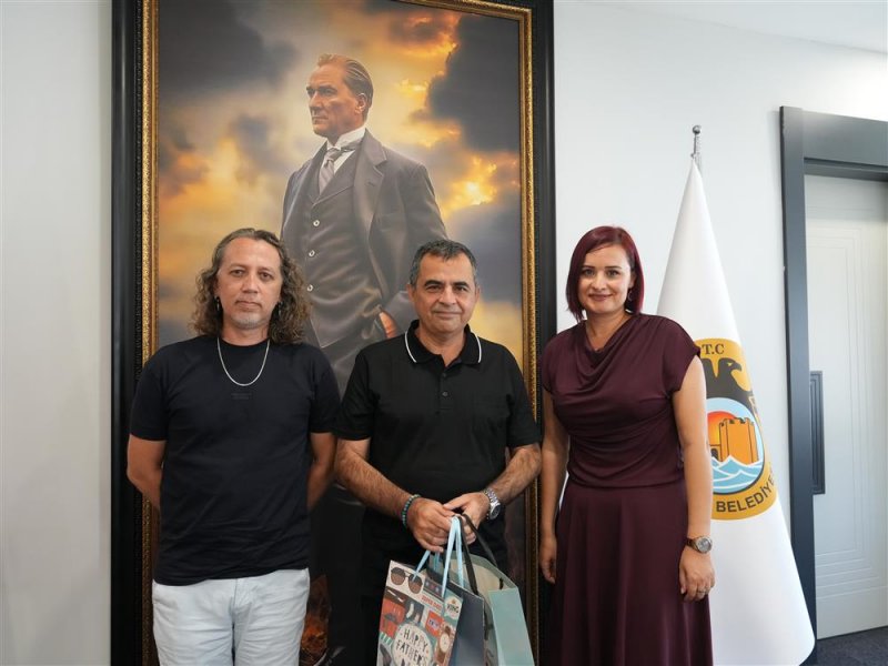 Kardeş şehir yaz kampından d&ouml;nen &ouml;ğrenciler alanya belediyesi&rsquo;ni ziyaret etti
