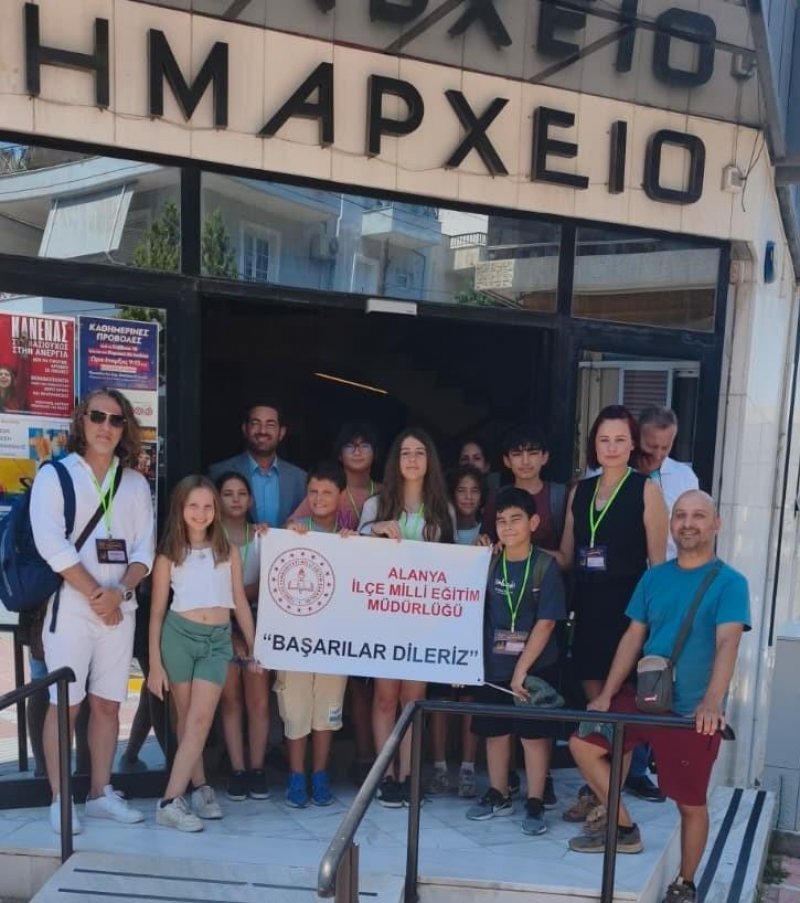Kardeş şehir yaz kampından d&ouml;nen &ouml;ğrenciler alanya belediyesi&rsquo;ni ziyaret etti