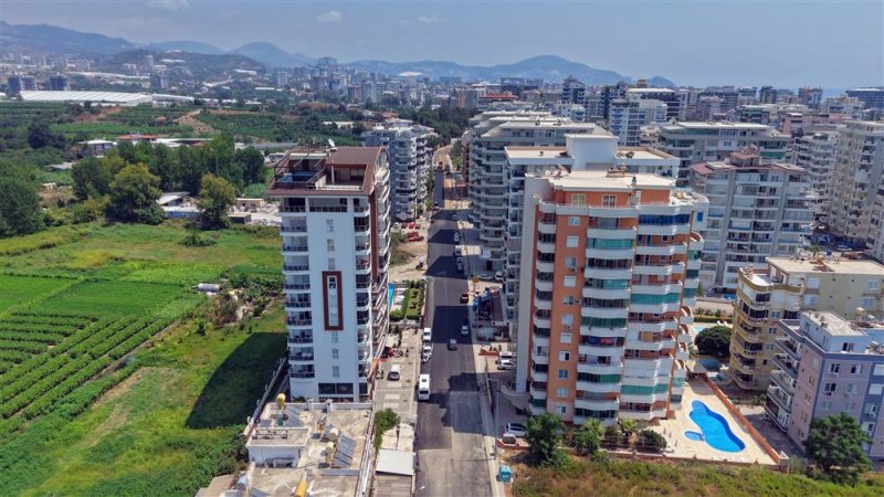 Kestel'de asfalt 9 gün önceden tamamlandı en anlamlı teşekkür iş makinesinin üzerine bırakıldı