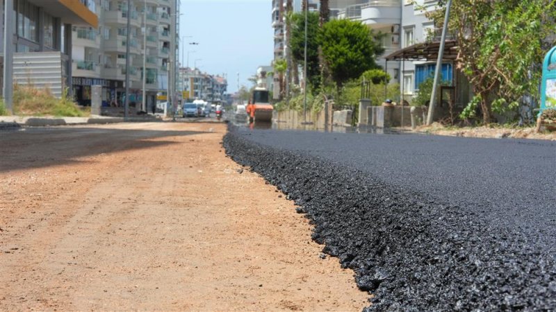Kestel'de asfalt 9 gün önceden tamamlandı en anlamlı teşekkür iş makinesinin üzerine bırakıldı