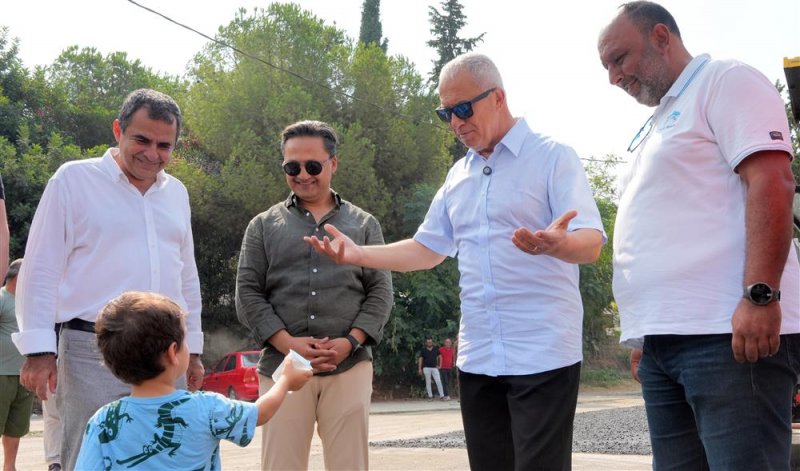 Kestel'de asfalt 9 gün önceden tamamlandı en anlamlı teşekkür iş makinesinin üzerine bırakıldı
