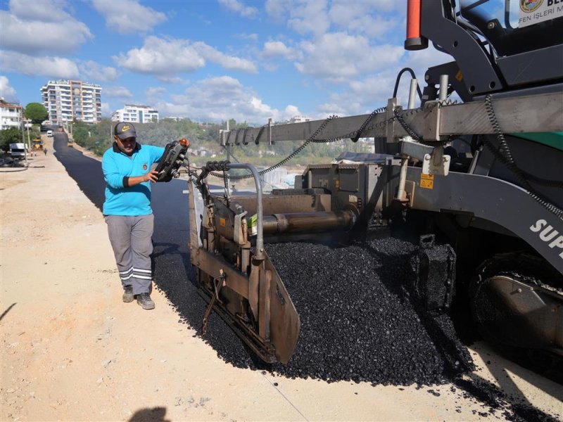 Alanya belediyesi&rsquo;nden payallar&rsquo;a 3,5 kilometrelik sıcak asfalt &ccedil;alışması