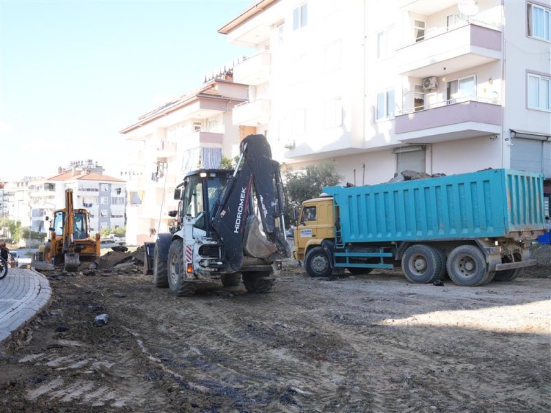 Alanya belediyesi&rsquo;nden payallar&rsquo;a 3,5 kilometrelik sıcak asfalt &ccedil;alışması
