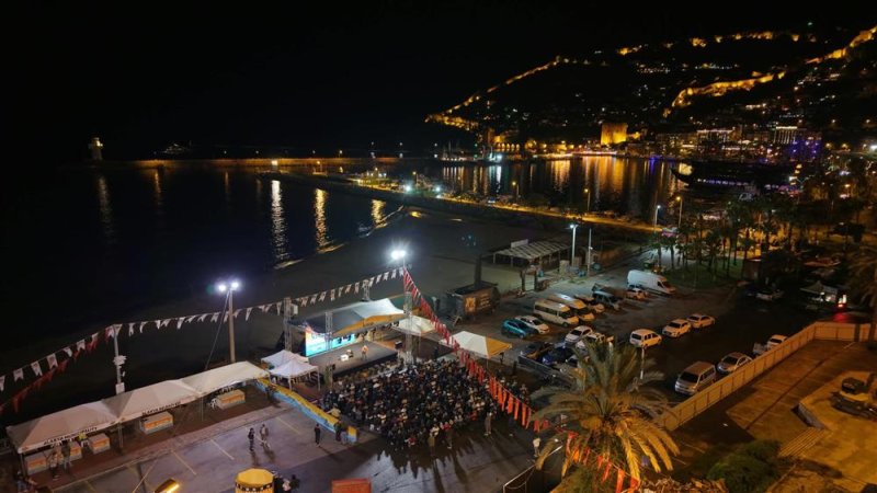 Alanya&rsquo;da kitapla dolu 10 g&uuml;n