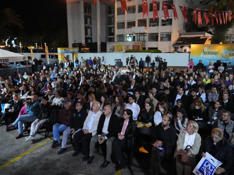 Alanya&rsquo;da kitapla dolu 10 g&uuml;n