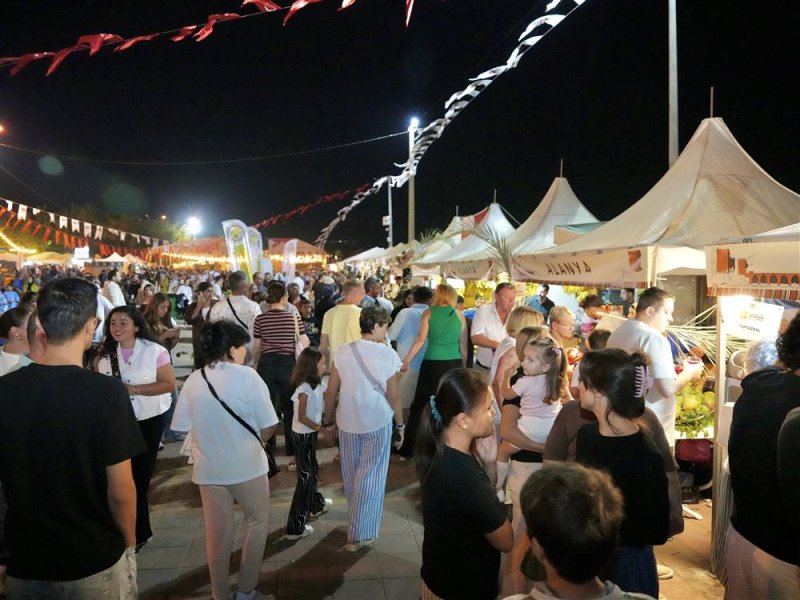 Alanya&rsquo;nın tropikal hik&acirc;yesi d&uuml;nyaya a&ccedil;ıldı