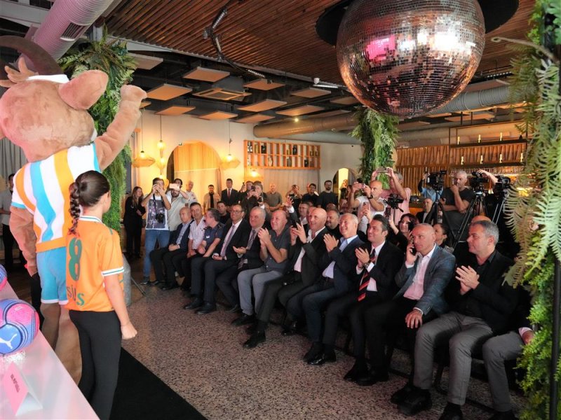 D&uuml;nya plaj futbolunun kalbi alanya&rsquo;da atacak: world winners cup 2026 geliyor!