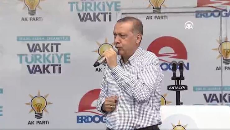 Erdoğan Rabia İşaretiyle Antalya'ya giriş yaptı